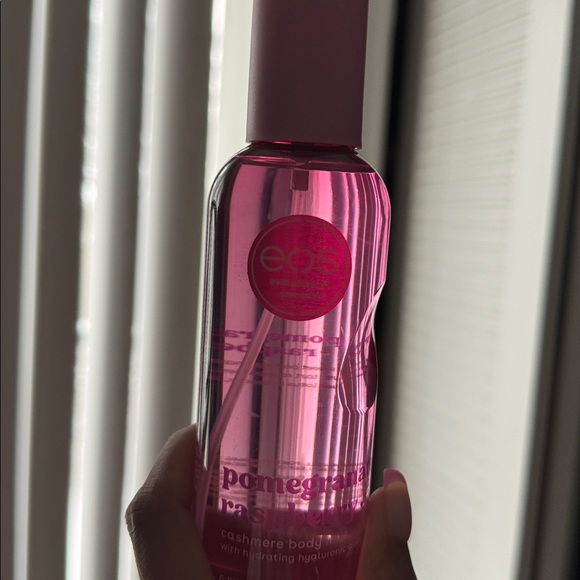 EOS Pomegranate Raspberry Body Mist - Picture 2 of 2